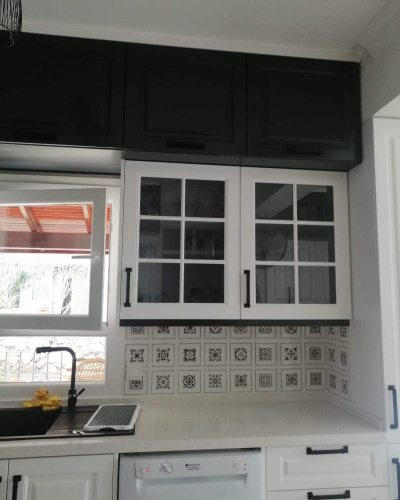 Zeytin-Siyah Beyaz Rustik Mutfak Üst Modül